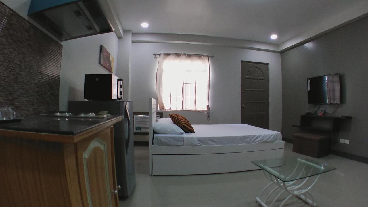 Beinte Singko De Marso Apartments Candon Dış mekan fotoğraf