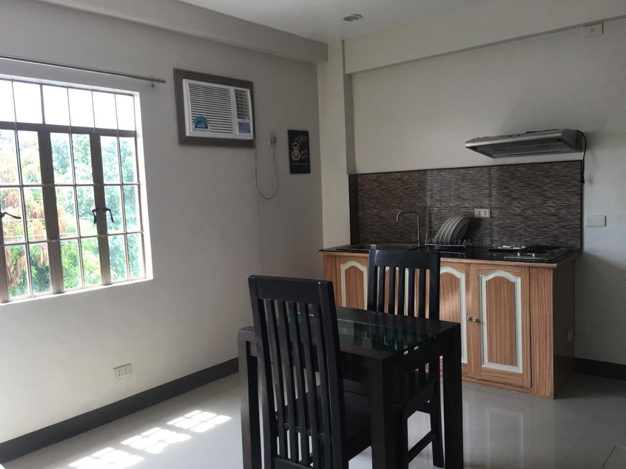 Beinte Singko De Marso Apartments Candon Dış mekan fotoğraf