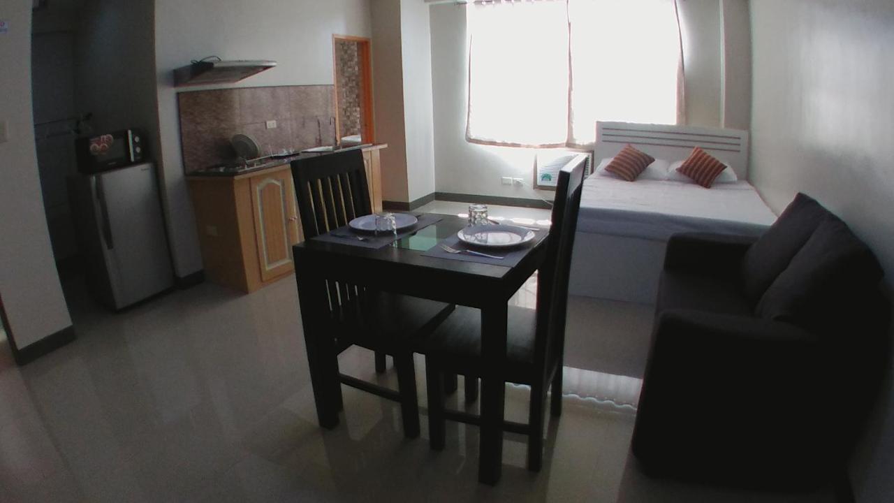 Beinte Singko De Marso Apartments Candon Dış mekan fotoğraf