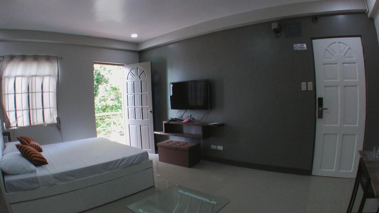 Beinte Singko De Marso Apartments Candon Dış mekan fotoğraf