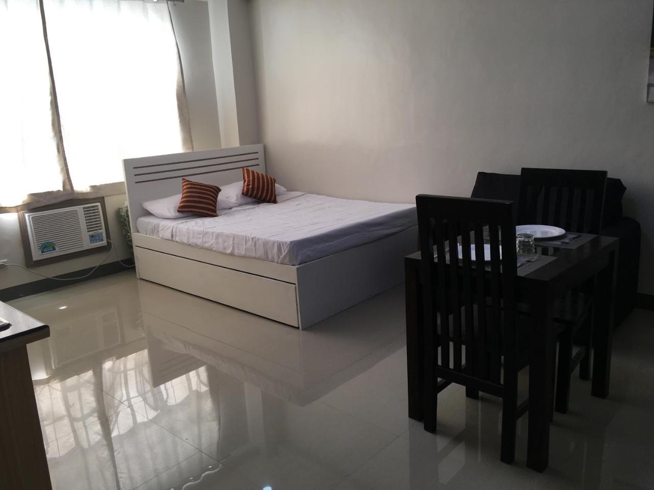 Beinte Singko De Marso Apartments Candon Dış mekan fotoğraf