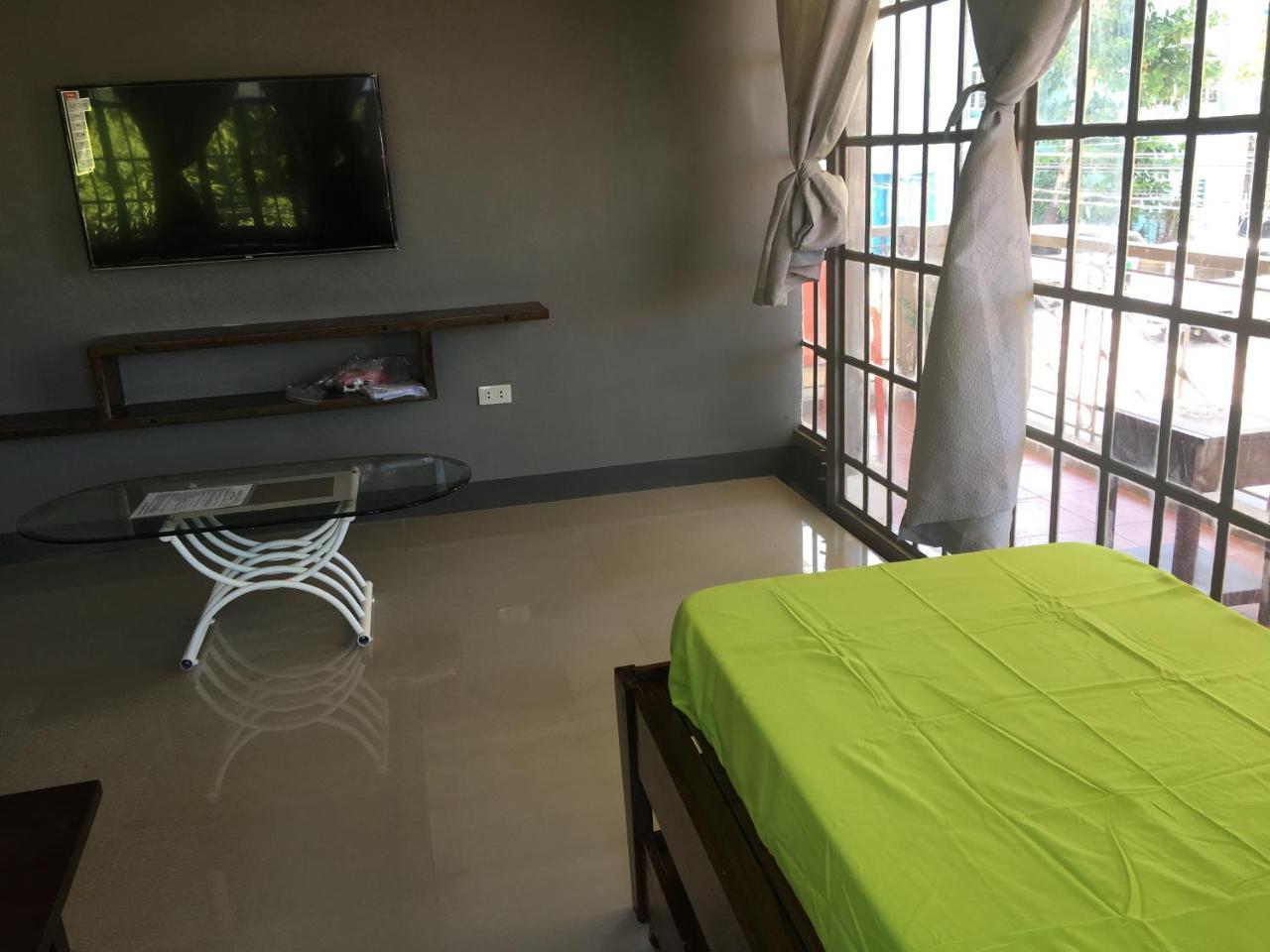 Beinte Singko De Marso Apartments Candon Dış mekan fotoğraf