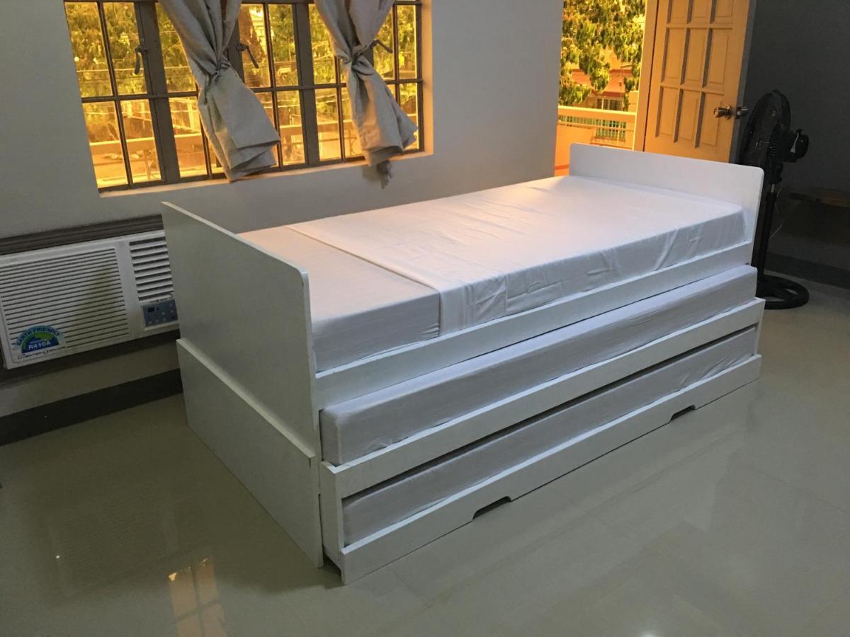 Beinte Singko De Marso Apartments Candon Dış mekan fotoğraf